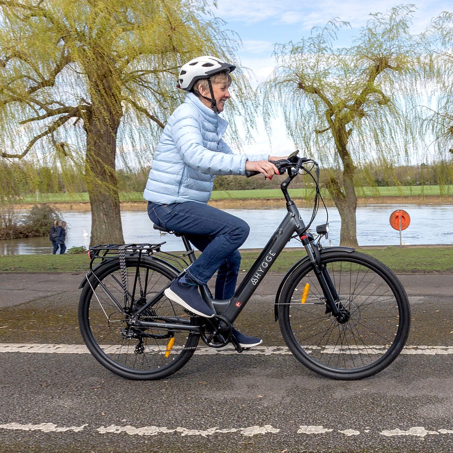 HYGGE AARHUS Step City Electric Bike - Top Speed 15.5mph | 50mi Range | 250W Power - Graphite Grey