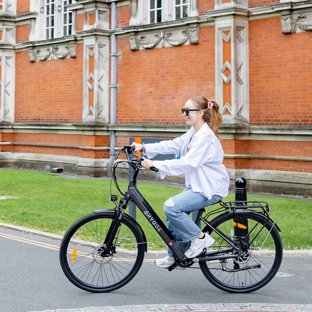 HYGGE AARHUS Step City Electric Bike - Top Speed 15.5mph | 50mi Range | 250W Power - Graphite Grey