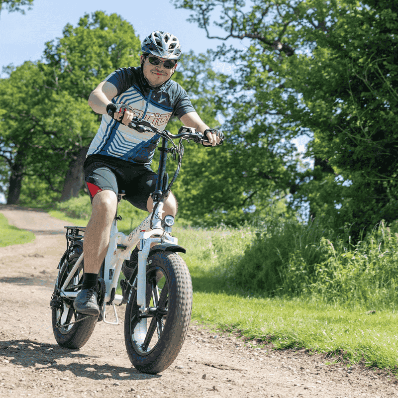 HYGGE Vester Foldable All Terrain Fat Tyre Electric Bike - Top Speed 15.5mph | 50mi Range | 48V Battery | 250W Hub Motor - Heron White