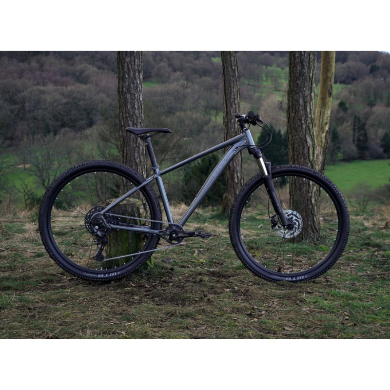 Claud Butler Alpina 2.0 Mountain Bike 29er – Shimano CUES 1x10, Hydraulic Disc Brakes