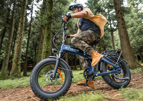 Riding ENGWE Engine PRO 3.0 Boost